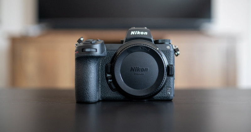Máy ảnh mirrorless tốt nhất cho dân chuyên nghiệp : Nikon Z7 II